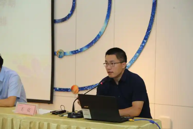 王亮副校长安排开学报道及开学第一周相关工作