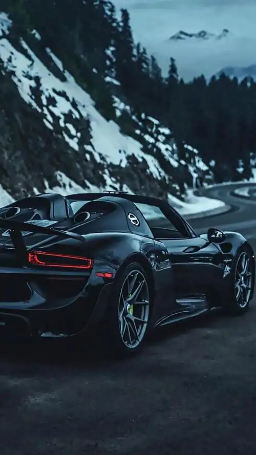 1,超霸气跑车壁纸:「顶级绝美汽车跑车屏保壁纸」炫酷带感,霸气奢华