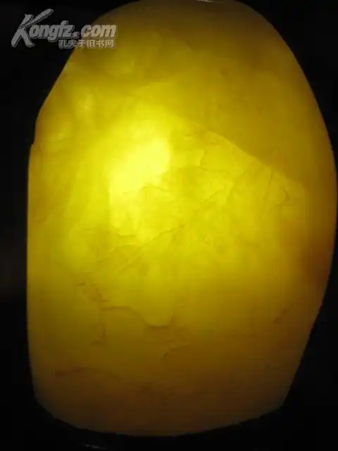 珍品:名门之石:田黄类:上坂田黄《巧琢极品摆件》上坂田质偏嫩,细腻而