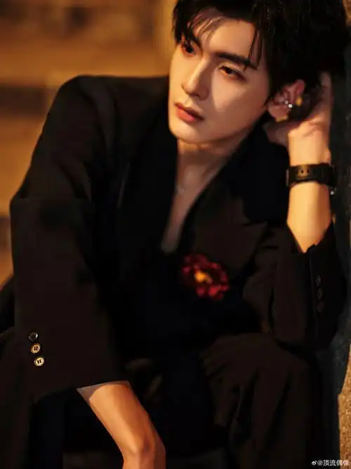 翟潇闻港圈公子既视感##2025爱奇艺尖叫之夜