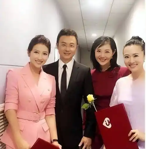 "央视主播"刚强的二婚老婆是熟悉的她?