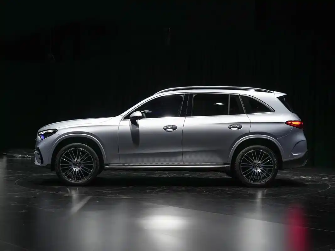 梅赛德斯奔驰 2023款glc 300l 4matic 全新梅賽德斯-奔馳長軸距glc