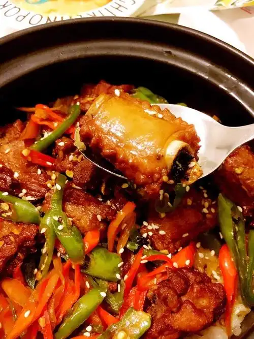 无语凝噎ly做的香辣排骨煲仔饭