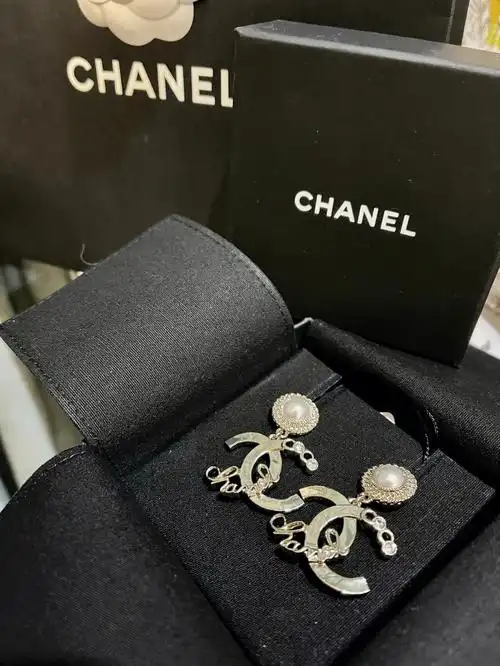 chanel香奈儿耳环22p早春系列珍珠logo