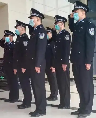 我是人民检察院司法警察.