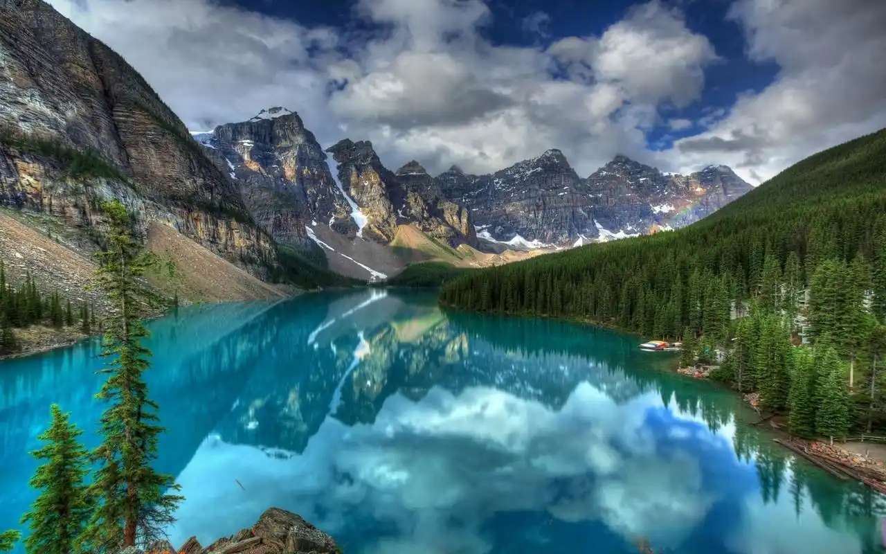 被称为北美洲的"脊骨",阿西尼博因山就坐落于落基山脉中