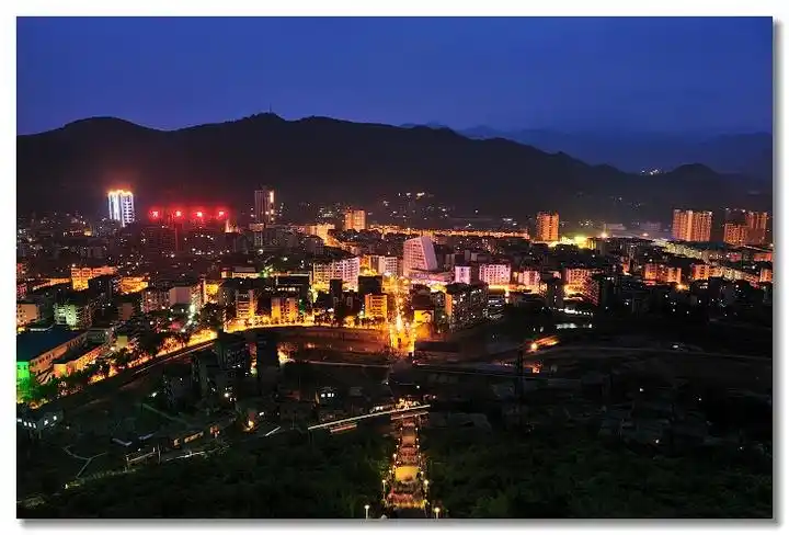 【杨柳岸边的小城——万盛夜色摄影图片】重庆万盛风光摄影_太平洋