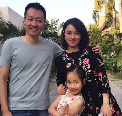 明星夫妇,都爱情清白无绯闻,堪称娱乐圈里的清流_李小萌_王雷_王一楠