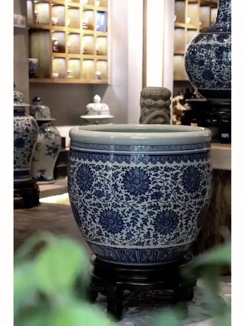 青花瓷手绘大缸