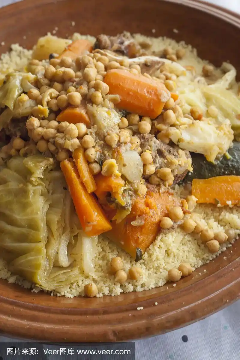 蒸粗麦粉摩洛哥传统菜肴.