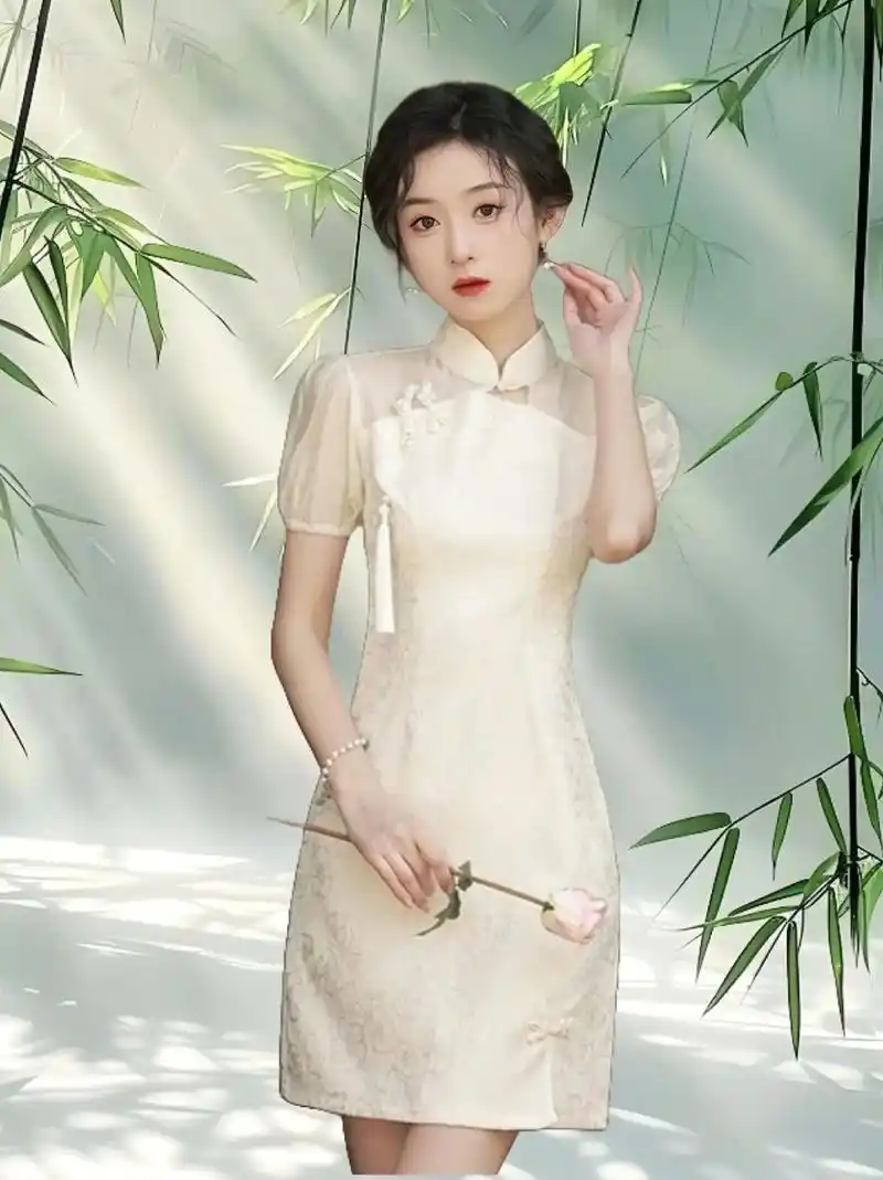 2024年夏季,中国风旗袍再度引领时尚潮流!