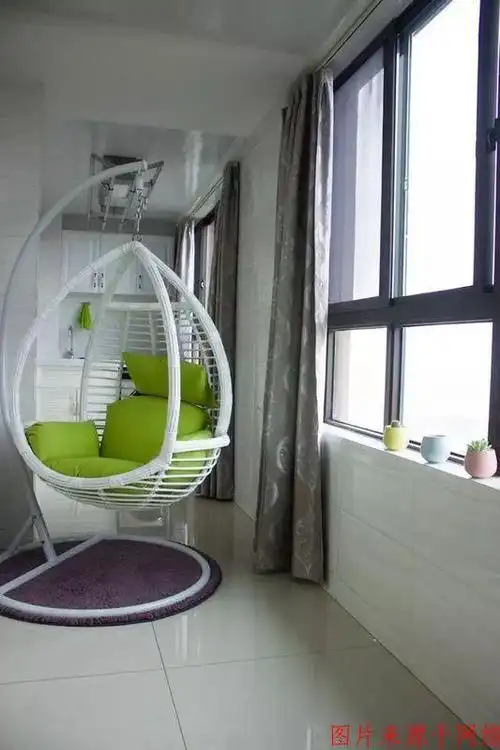 次卧阳台与客厅阳台相连(次卧客厅通阳台怎么装修)_相术_趣生活