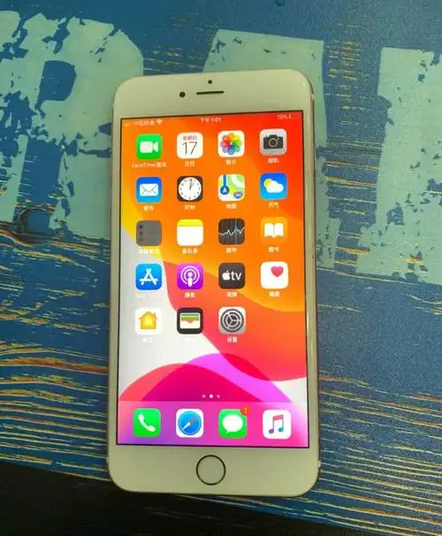 苹果6splus  64g  电池83    后壳轻微划痕可以接受的来韵达包邮