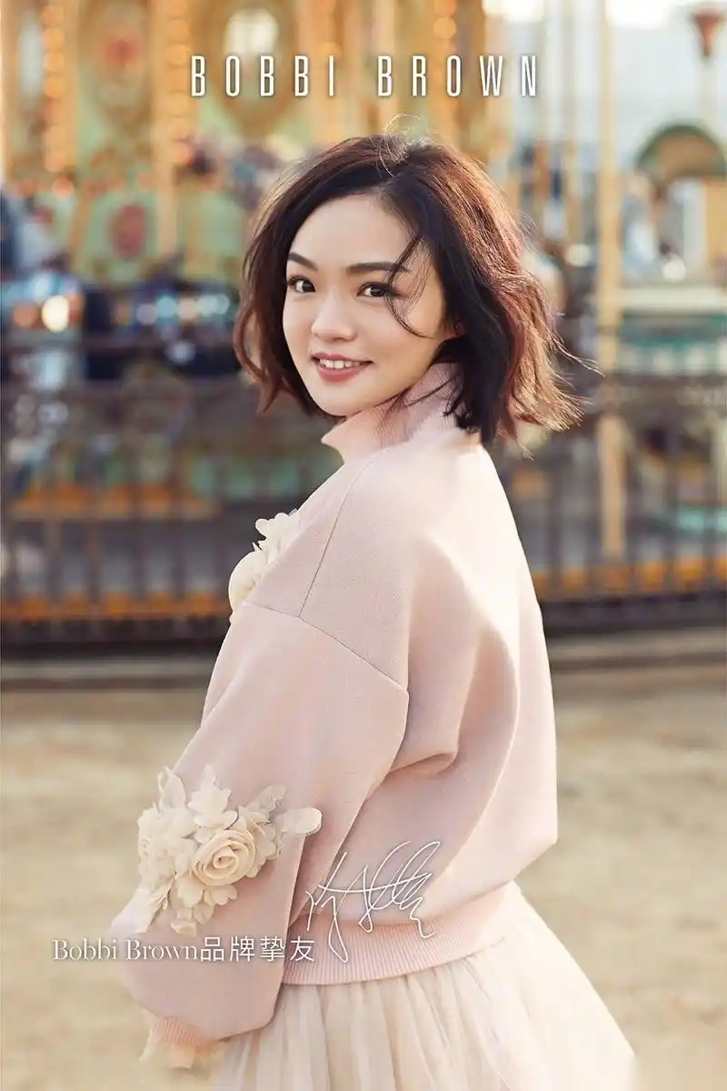 就像bobbi brown的,像是陽光灑在身上的瞬間,靈感到