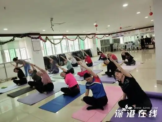 深港同行伽人有约坳下社区女性瑜伽工作坊