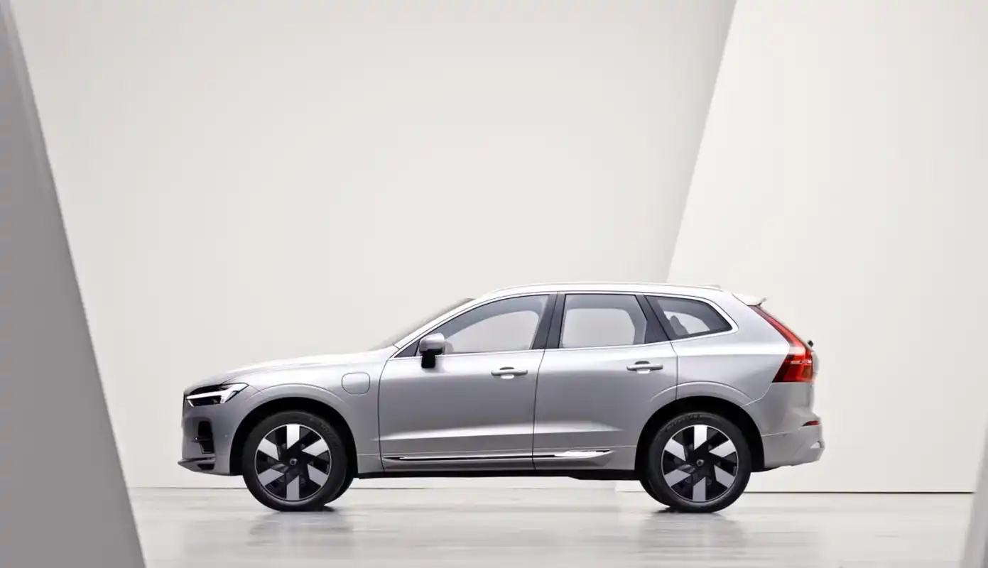 售52.39万起,减配降价!2023款沃尔沃xc60 t8插电混动乐享版上市