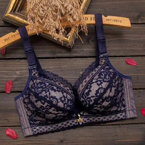 内衣文胸聚拢无钢圈四排扣