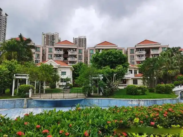 布吉地铁口阳光花园别墅