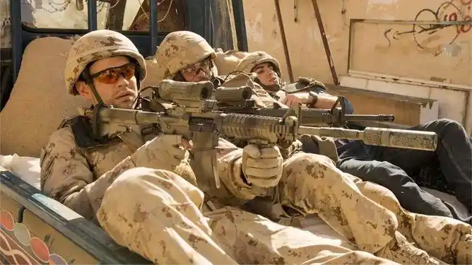 冷门的火爆现代战争大片各种重狙火炮现身场面真实壮观