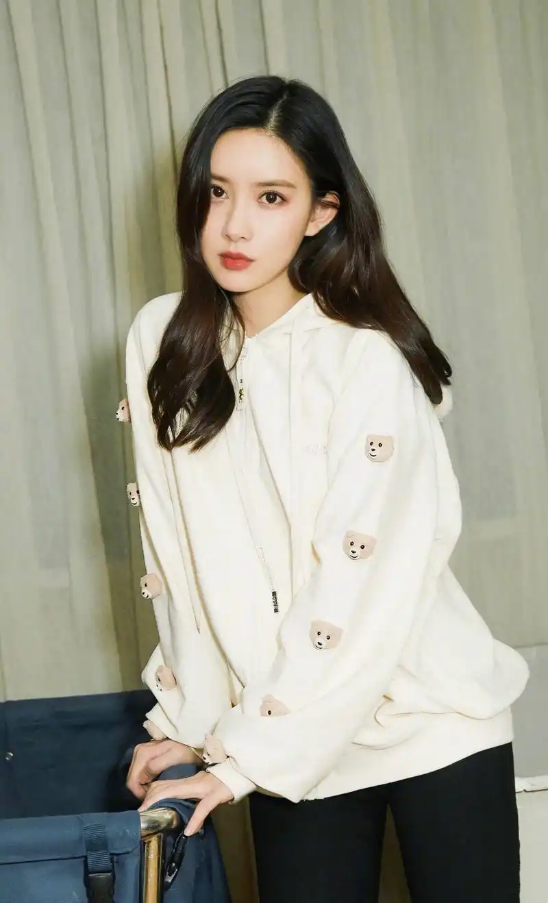 孟子义高清写真美图:貌美如花,丽质天成