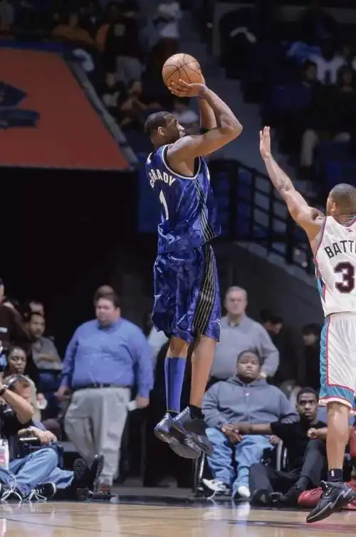 麦迪单手持球姚麦同框科比麦迪对位