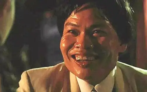 66岁谐星八两金近照曝光,带儿子与友人聚会心情好