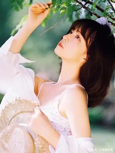 锁骨漂亮的清纯女孩(8p)