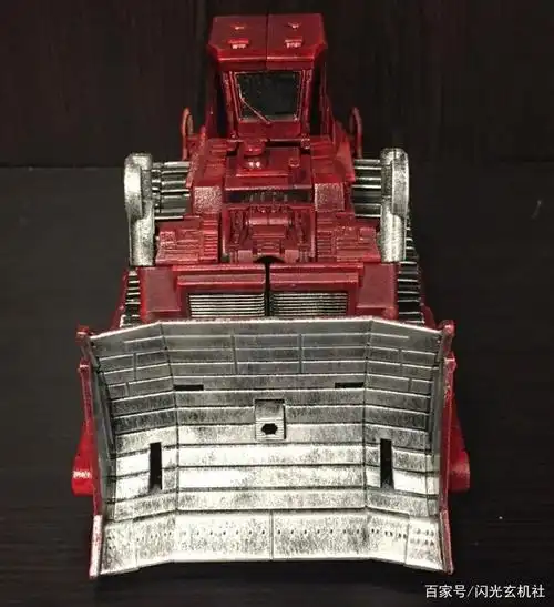 《变形金刚:卷土重来》往复重生的量产狂派霸天虎-挖地虎狂暴