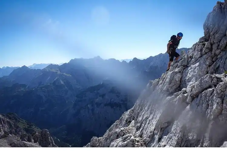 攀登霍赫布拉森山