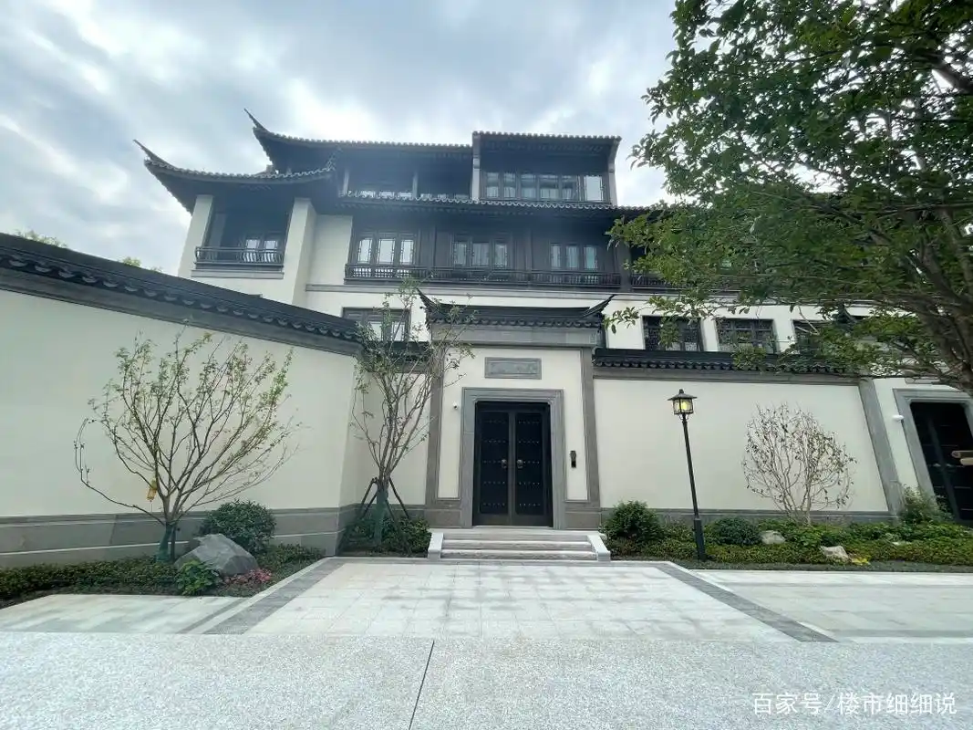 大揭秘!现代版胡雪岩故居 凤起潮鸣中式合院准交付谍照流出