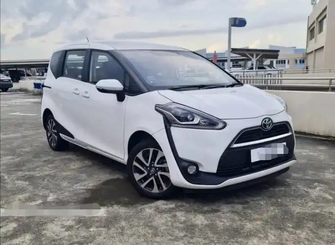 9492新加坡出售丰田sienta 1.5l 七人坐