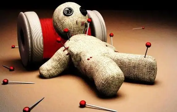 嫉妒女同事升职我买巫毒娃娃诅咒她几天后警方竟真的找到她尸体