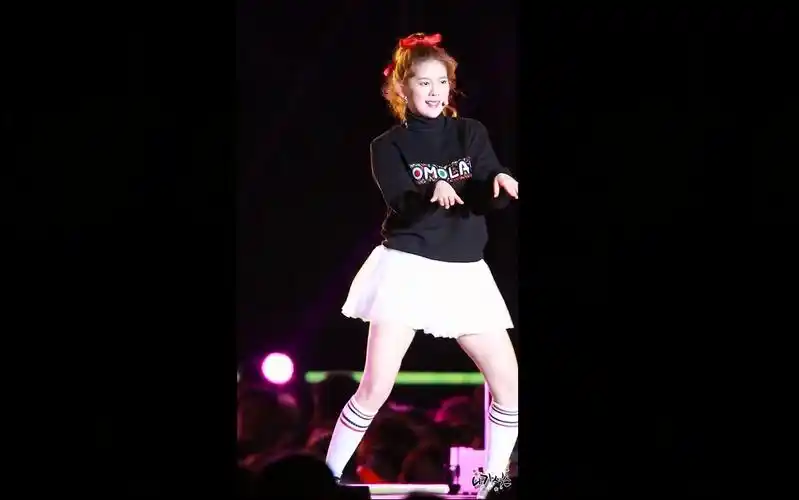 [饭拍] 180210 momoland (daisy) - bboom bboom