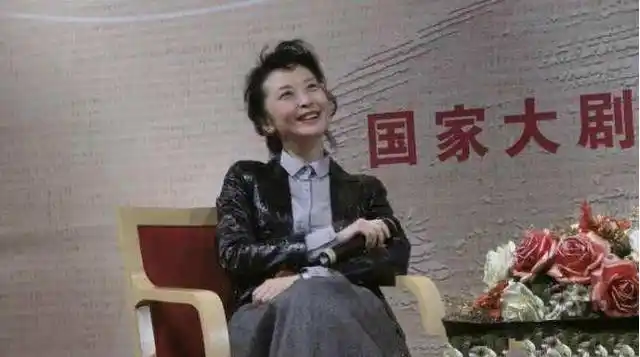 才女郑天玮想当文科生却做了演员央视三国演何皇后惊艳观众