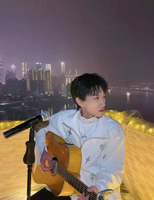 天籁之音陈泗旭沉寂三年如今再次回来唱歌给粉丝听