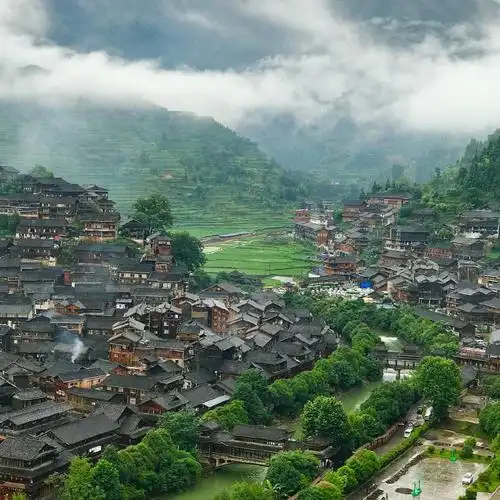 西江千户苗寨,喜欢这里的重峦叠嶂和袅袅炊烟