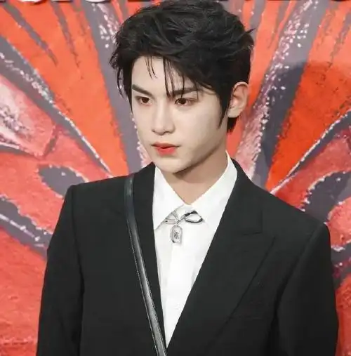 微信头像黄明昊