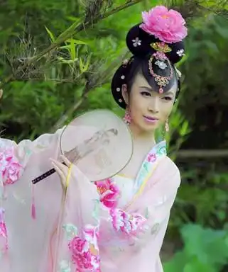 反串演员馨妃个人资料和照片