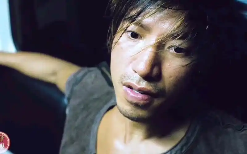 乌鸦哥我想跟你,跟你学掀桌子