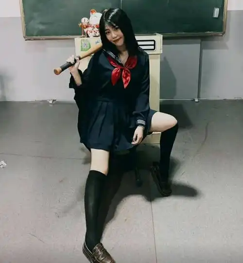 28岁网红范儿足生活奢华,看不出当过兵|李琦|高丫|养女_新浪新闻