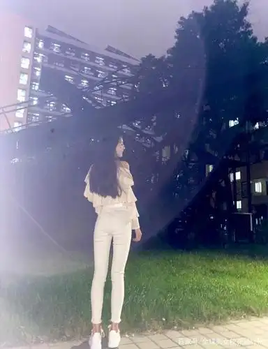 南京艺术学院高颜值美女吴璇