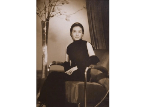 民国欲女写手余美颜和她的《浪漫情书》