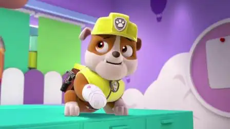 汪汪队:小力修铁轨受伤了,爪子扭住了, 不能工作了!