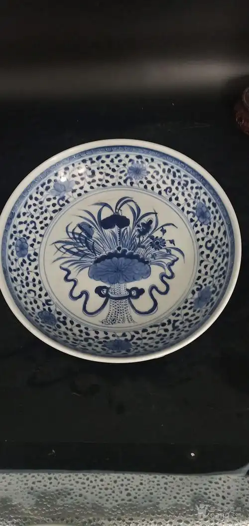 发色画工超好的雍正青花一束莲大盘