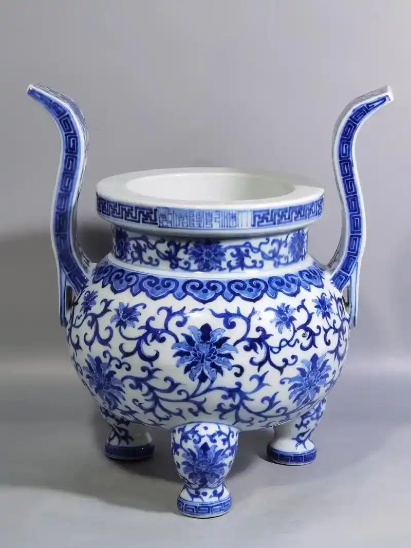 清乾隆 青花缠枝莲纹三足香炉.全品#古玩收藏 #老物件 #明 - 抖音