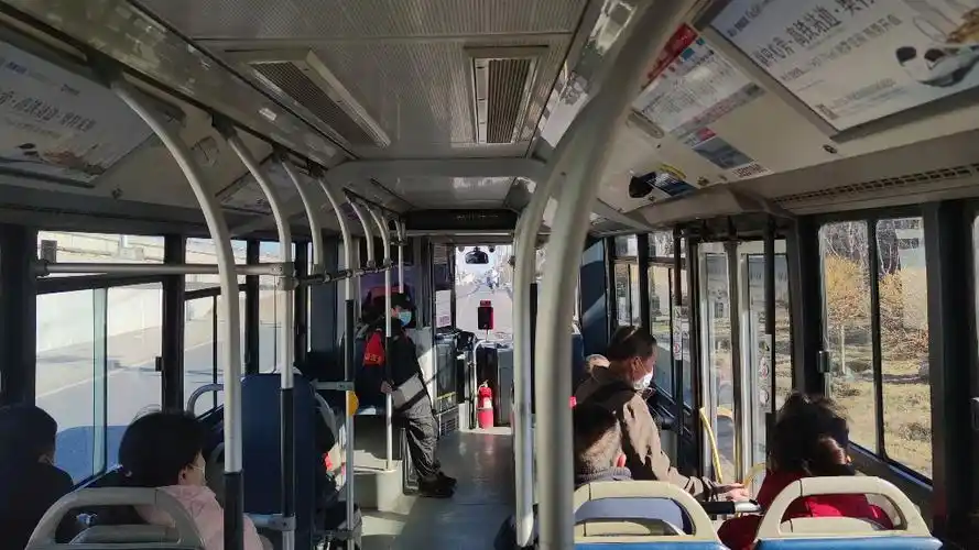 北京公交车内视角jnp6120gc三代气尼