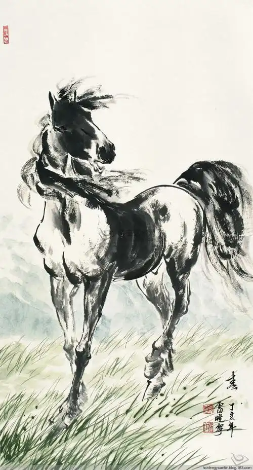 多年来主攻中国画,雕塑,尤擅画马,被中央中国国礼艺术研究院授予中华