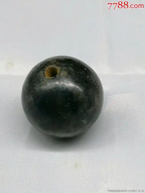 和田玉墨玉大顶珠