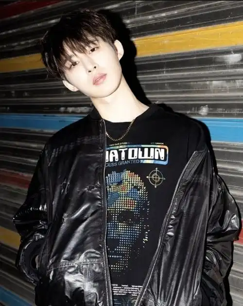 金韩彬solo一周年快乐