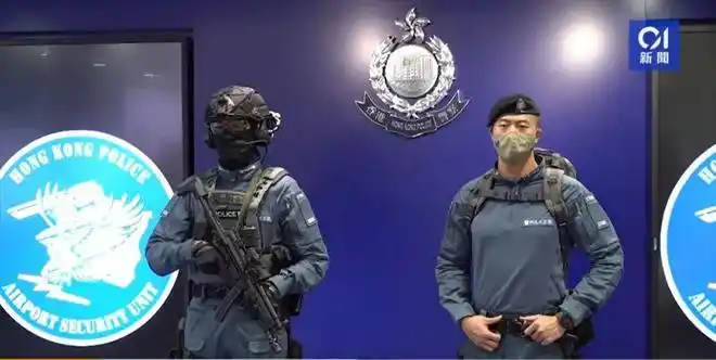 香港特警换新装七一亮相执勤earmor耳机成rrt标准装备